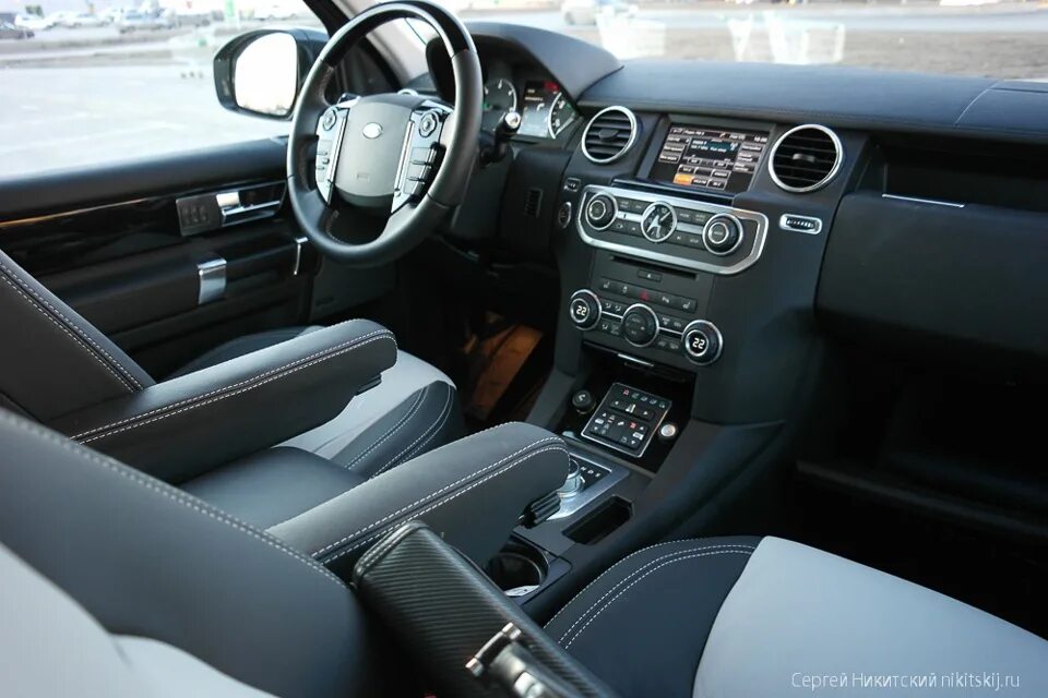 Торпедо Land Rover Discovery HSE Td6 2017 года выпуска для рынка Южной Африки. Ф