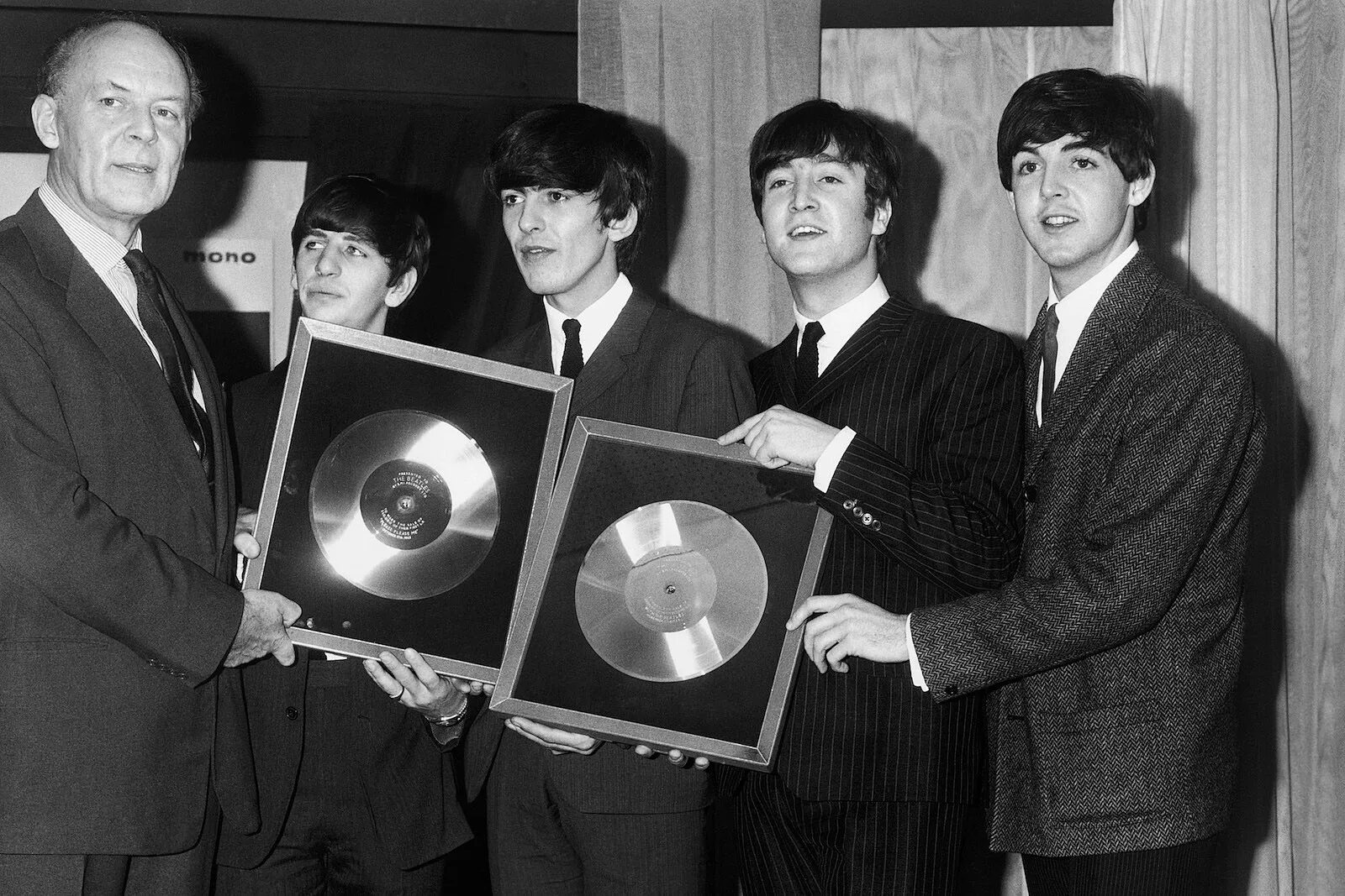 Фото группы битлз. The Beatles 1963. Ливерпульская четверка Битлз. Группа the Beatles 70. Группа the Beatles 1969.