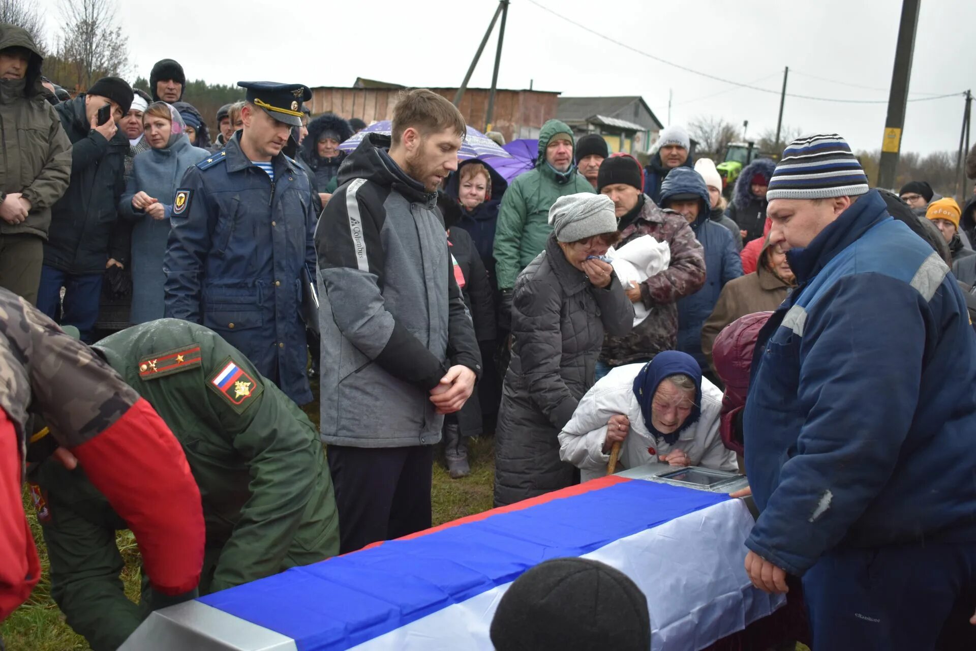 Похороны в Кайбицком районе. Простились с погибшим в ходе спецоперации. Прощание с погибшими на Украине в Татарстане. Прощание с денисом