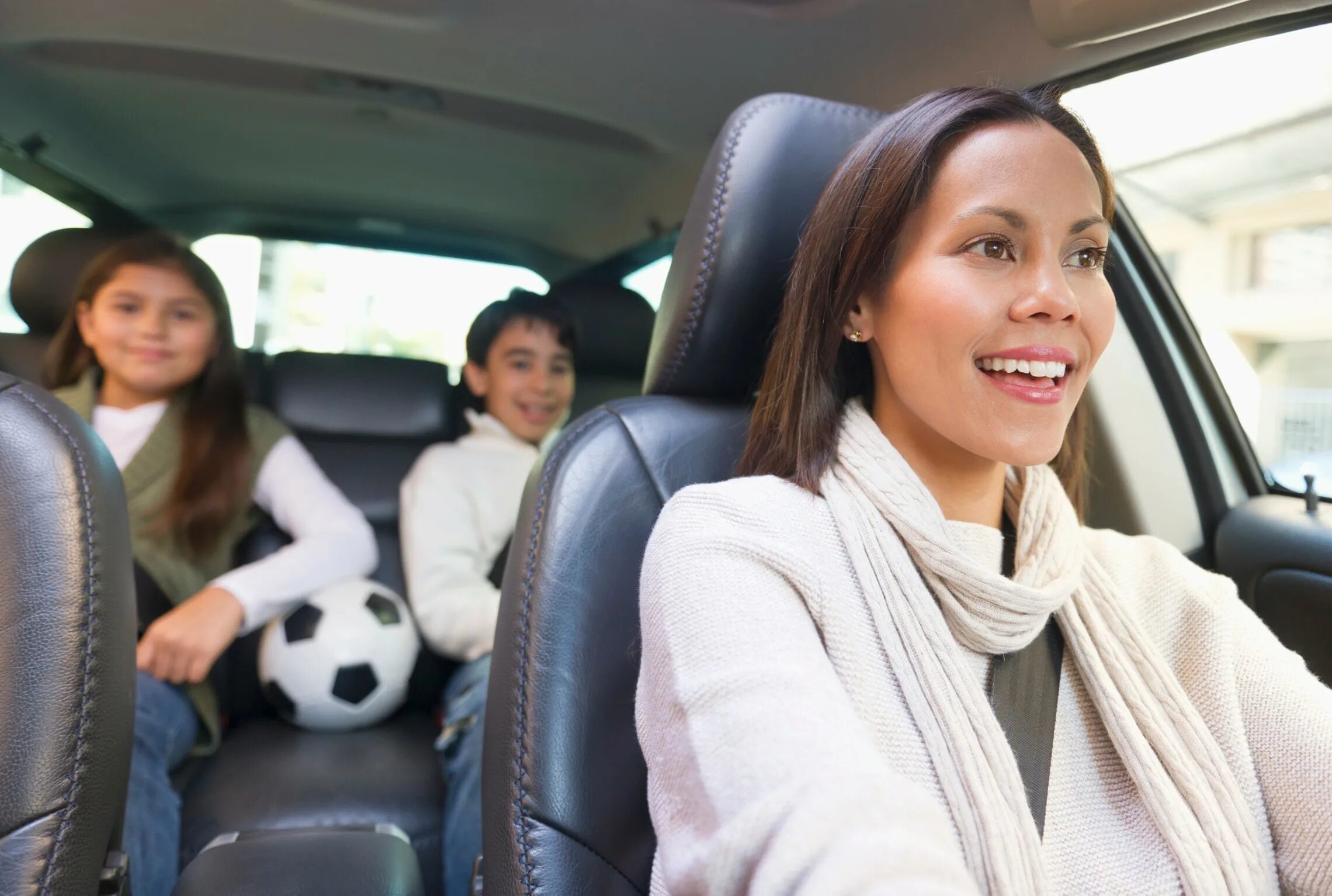 My mums car. Мама за рулем. Woman in car. Driving School. Driving with children.