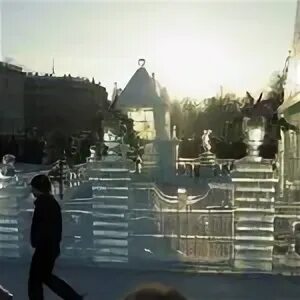 Болотного цвета ледяном дворце