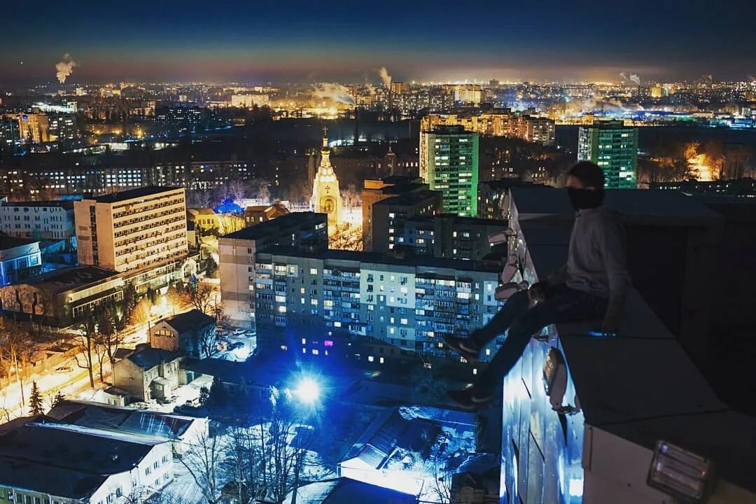 С городом крыш тихо. Высотка сызрани. виды крыш.