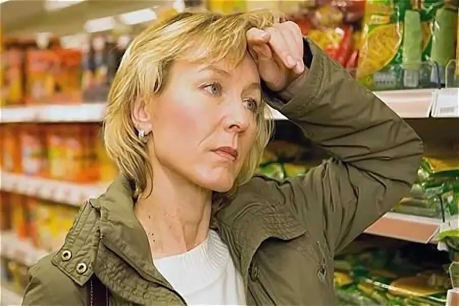 Неприятные запахи при климаксе. Грустная женщина средних лет. Приливы жара. Лекарство для женщин. Менорил, капсулы, 30 шт.