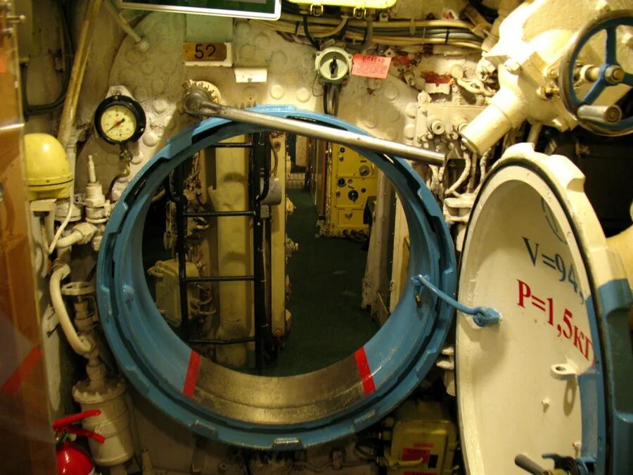 атомный реактор подводной лодки курск. подводного 2 разбор. 667 бдрм отсеки. карибское море затонувшие корабли. подводная лодка stm-500.