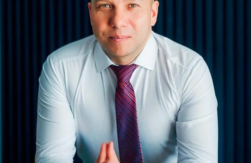 Партия бизнесменов. Эмблема политической партии новые люди. Александр даванков фаберлик. Фото титов правое дело. Партия бизнесменов.