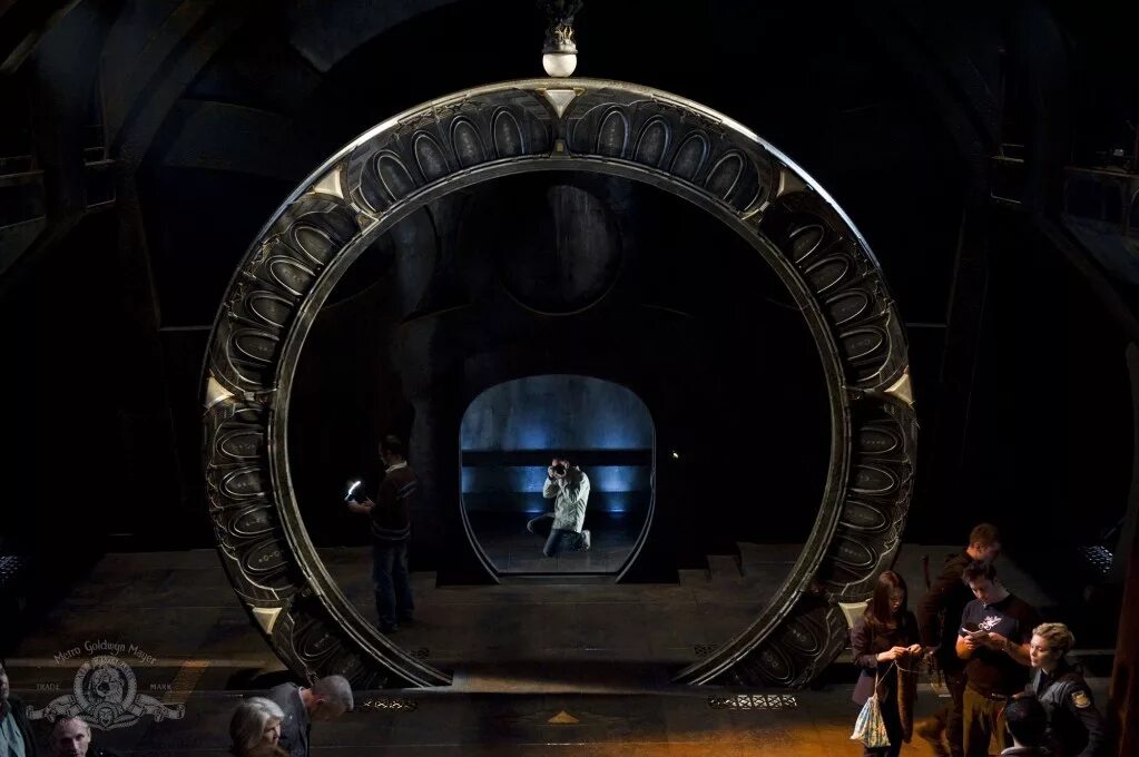 Звездные врата ферлинги. Звездные врата вселенная сериал поцелуй. Sg1 звёздные врата вселенная. Звёздные врата вселенная 3 сезон дата выхода. Звездные врата вселенная 3 дата выхода.