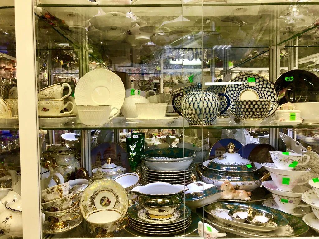 Посуда магазины адреса. Магазин посуды. Посуда ассортимент. Посуда магазины адреса. Посуда.