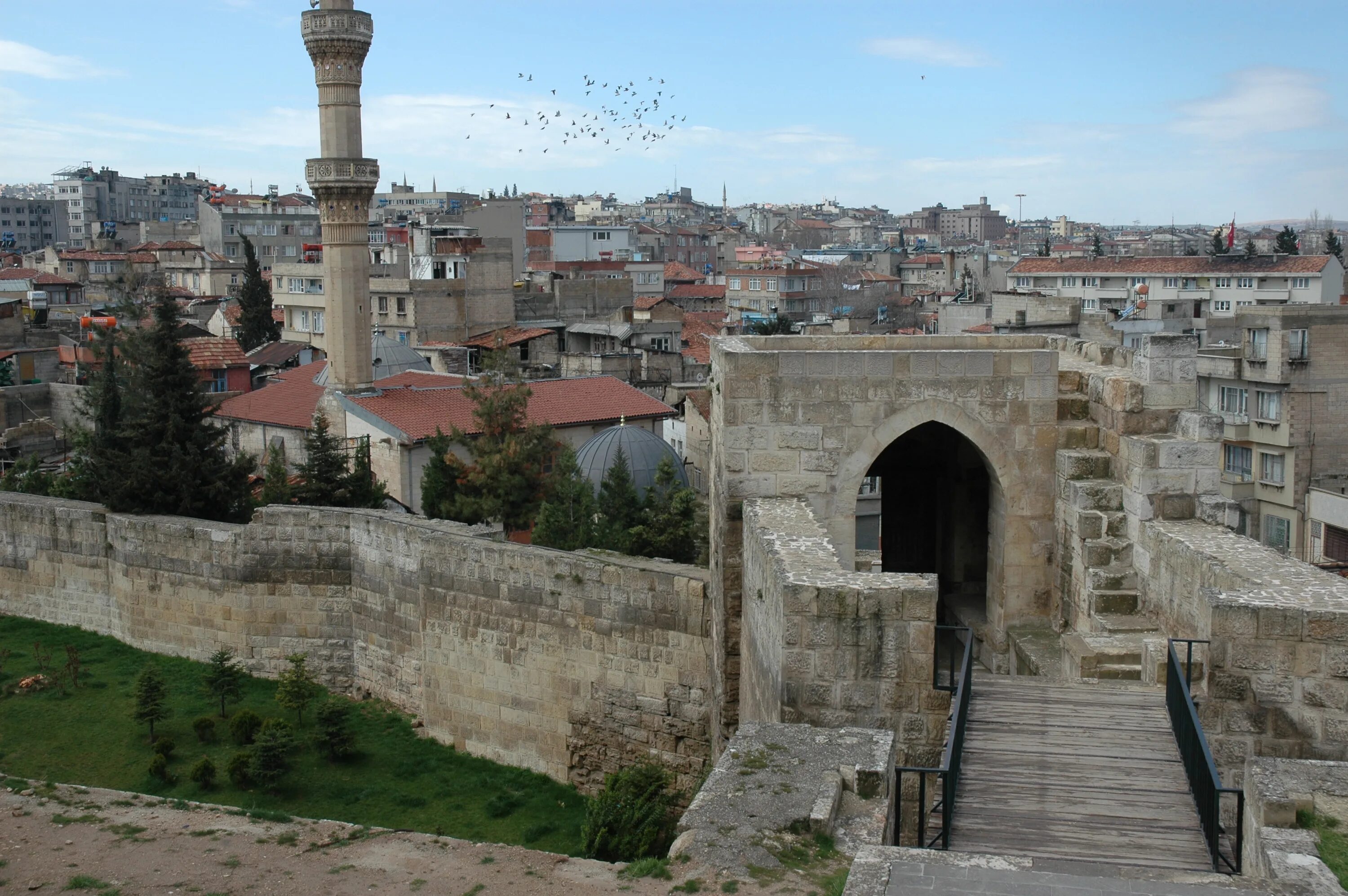 File:Gaziantep Kalesi 8284.jpg - Wikimedia Commons