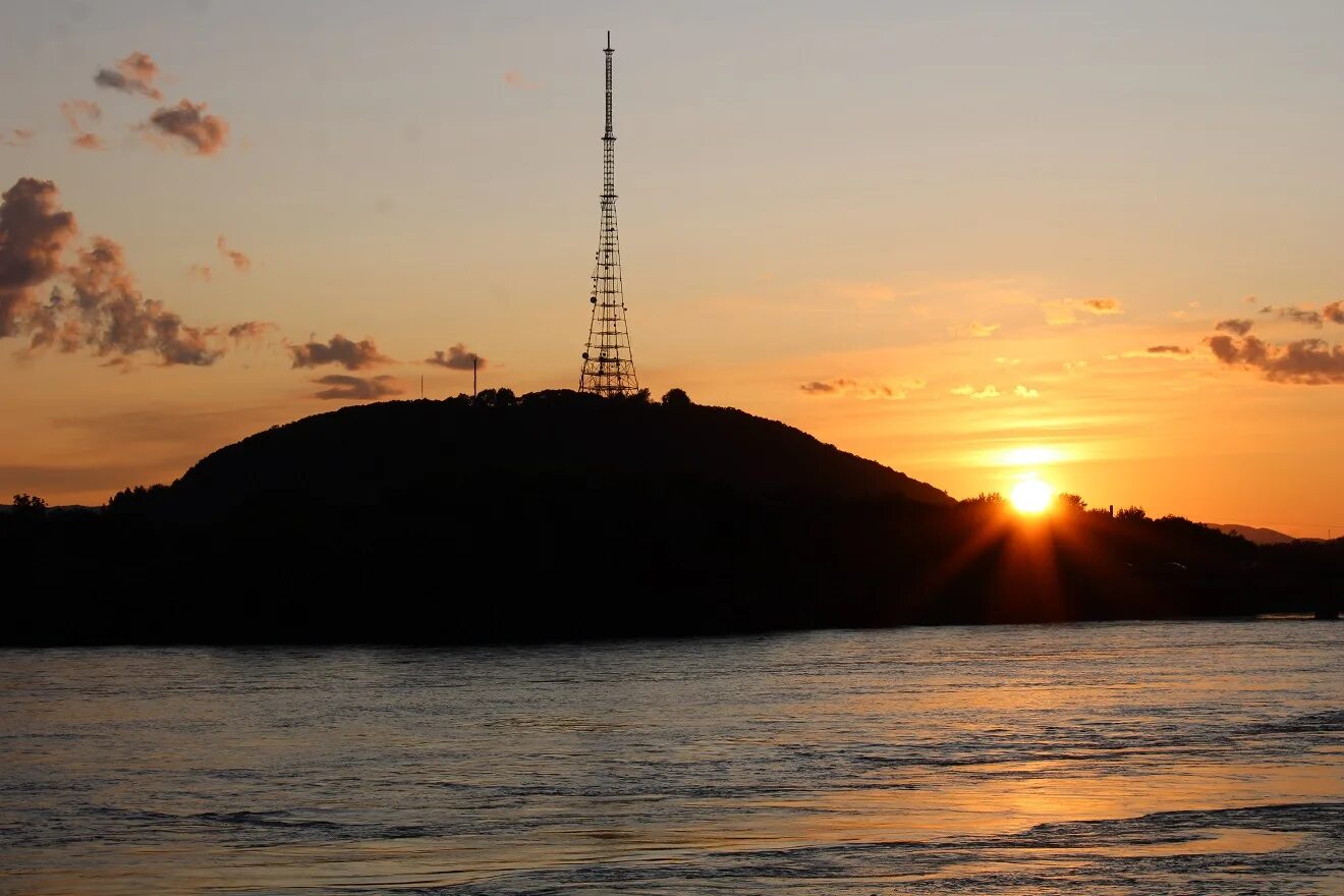 Сопка биробиджан. Сопка биробиджан. Сопка биробиджан. Биробиджан сопка тихонькая. Телевизионная башня биробиджан сопка.