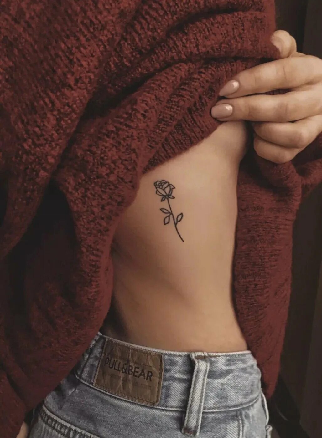 стильные тату. татуировки для девушек. татуировки надписи для девушек. тату под рукой. тату дева.