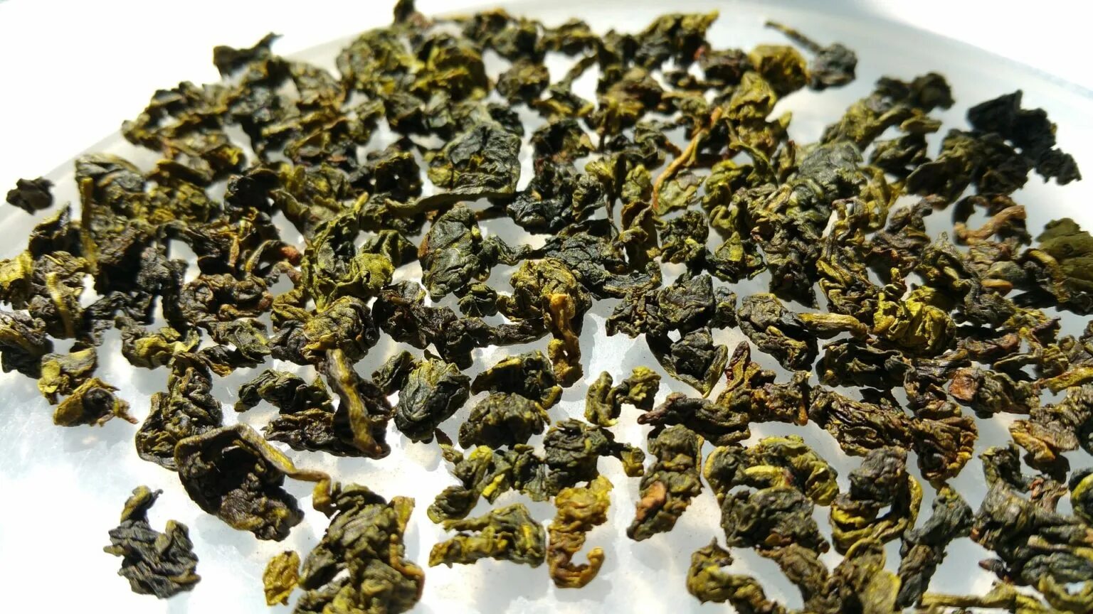 Улун чай польза для женщин. Зеленый чай оолонг. Молочный улун. Китайский чай улун. Цзинь Гуань Инь Хун ча.