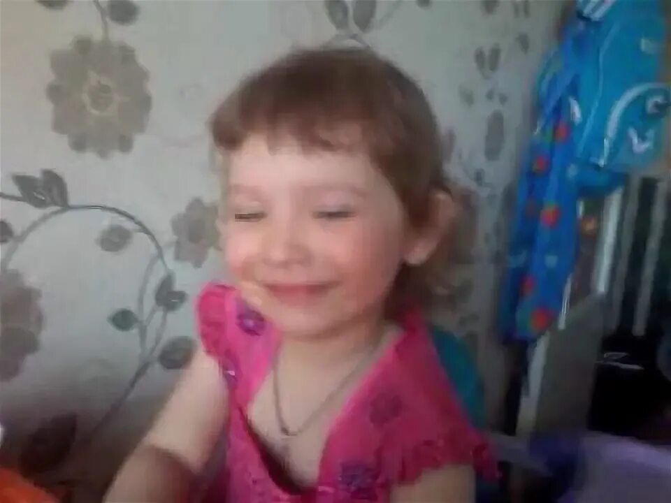 Девушка ругается матом видео. Видеоролик девочка ругается матом и моет посуду.