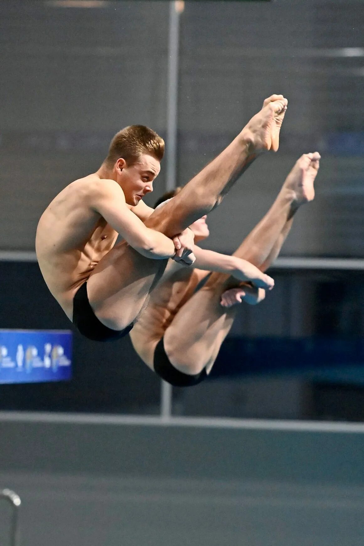Прыжки в воду пенза буртасы. На чемпионате по прыжкам в воду 25. Бондарь минибаев прыжки. На чемпионате по прыжкам в воду 25. На чемпионате по прыжкам в воду 25.