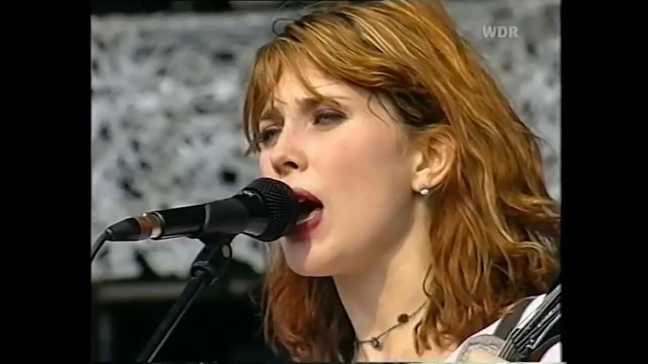 Veruca salt. Veruca salt 1997. veruca salt live. veruca salt may 1997.