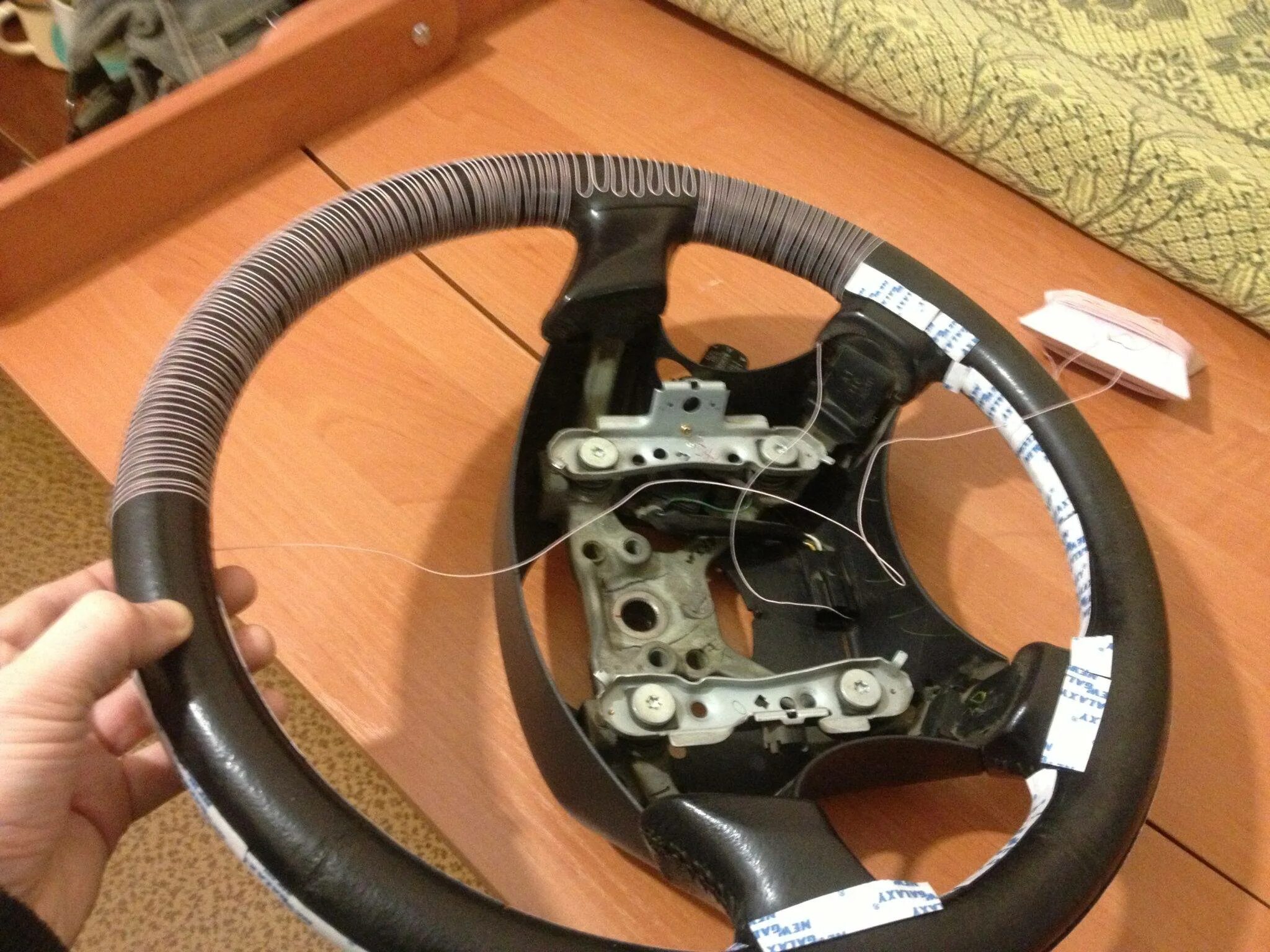 Подогрев руля s40. Обогрев рулевого колеса. Руль с подогревом l320. Руль с подогревом l320. Подогрев руля комплект.