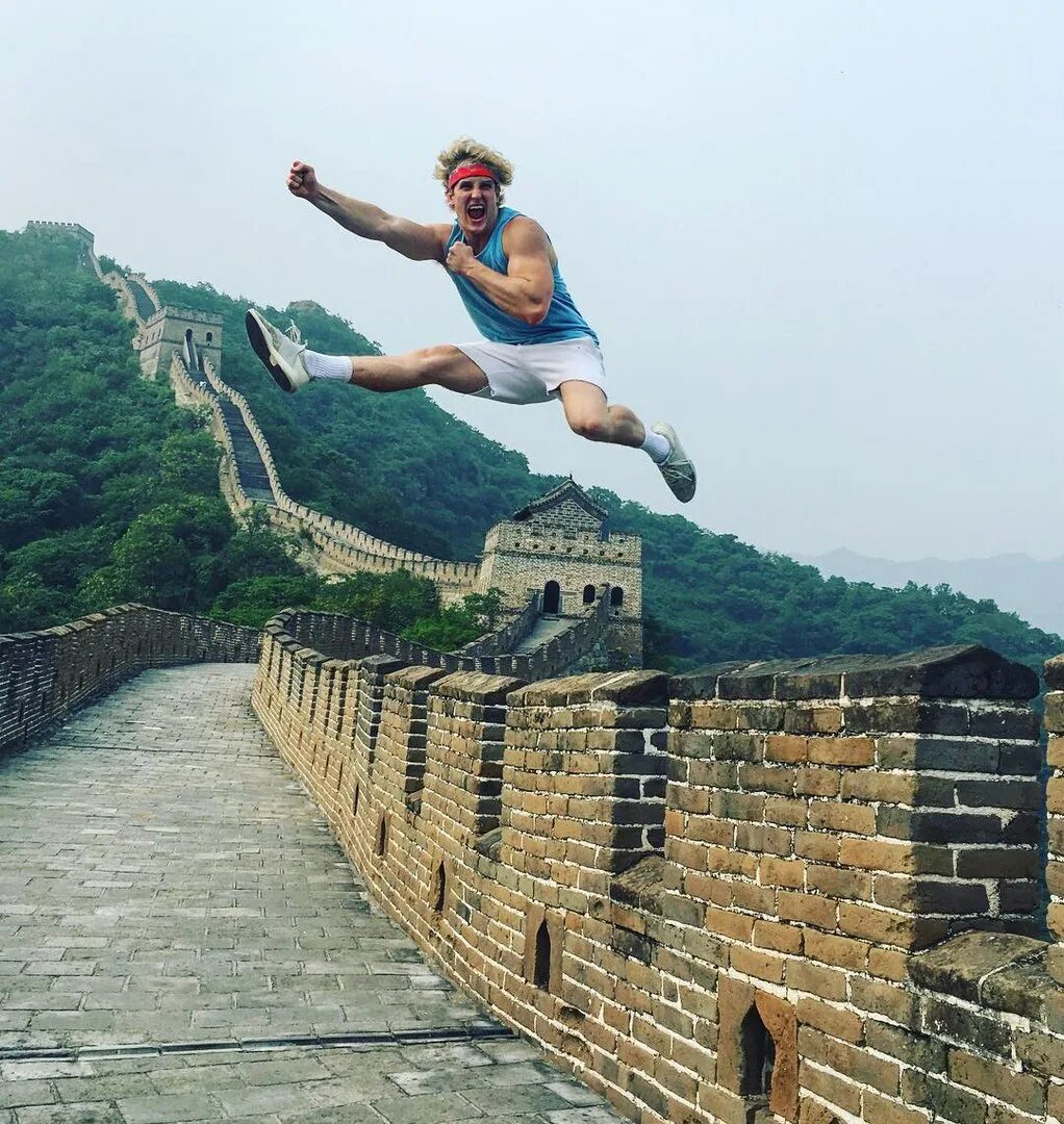 Чёрно-белая фотография. Шедевры фотоискусства. Эрвин волков фотографии. Летать от счастья. Мелвин сокольский фотограф.