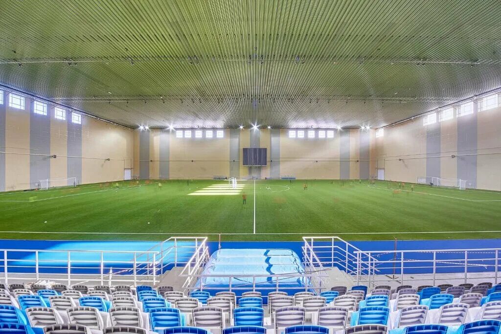 Арена енисей красноярск. Манеж енисей. Манеж арена енисей. Стадион футбол арена енисей. Ральф арена футбольный манеж бутырская.