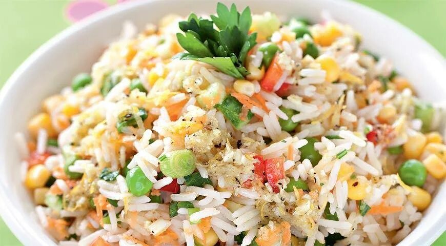Состав салата с рисом. Рыбный салат. Салат с рисом басмати. Рисовый салат. Салат с крабовыми палочками и рисом.