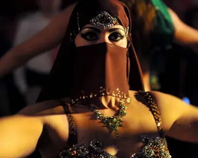 Dancing arabs
