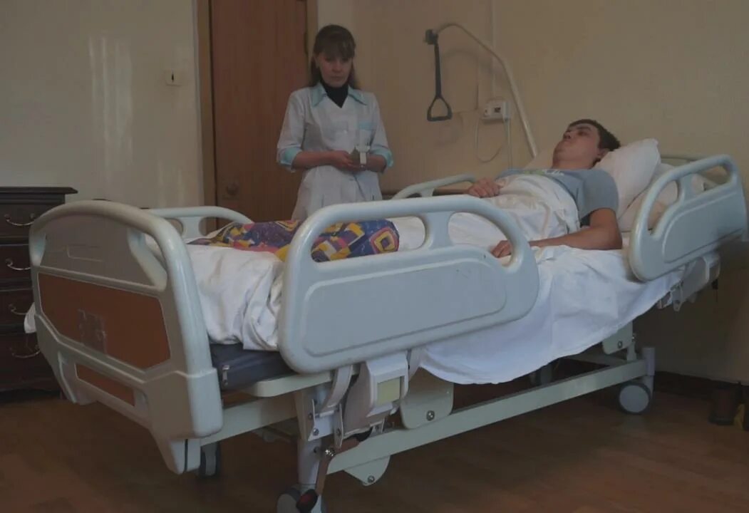 дом интернат для лежачих. дом престарелых для лежачих. дом интернат для лежачих. частный дом престарелых. палата в доме престарелых.