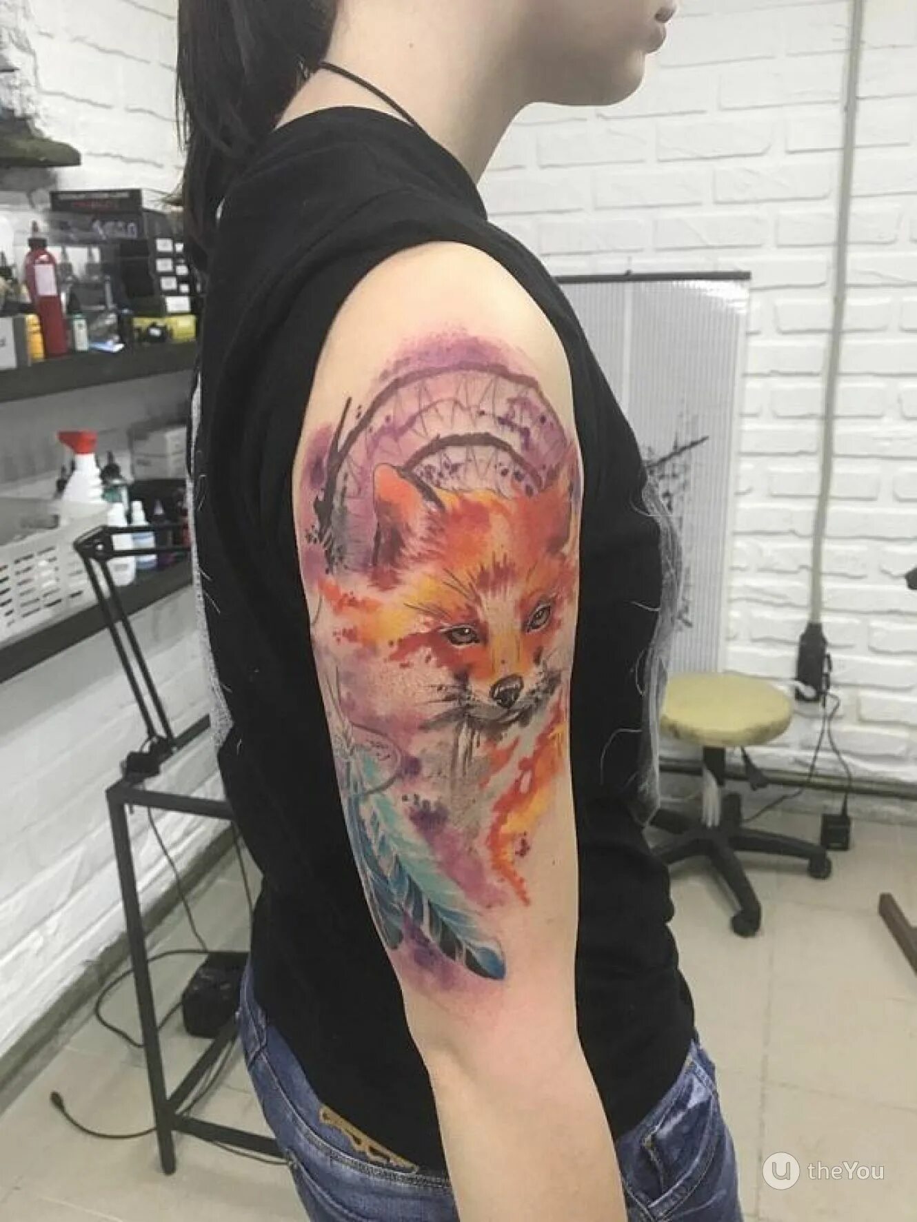 Лиса плечи. Тату лиса на плече. Кицунэ лиса тату. Тату лиса. Тату лиса на спине.