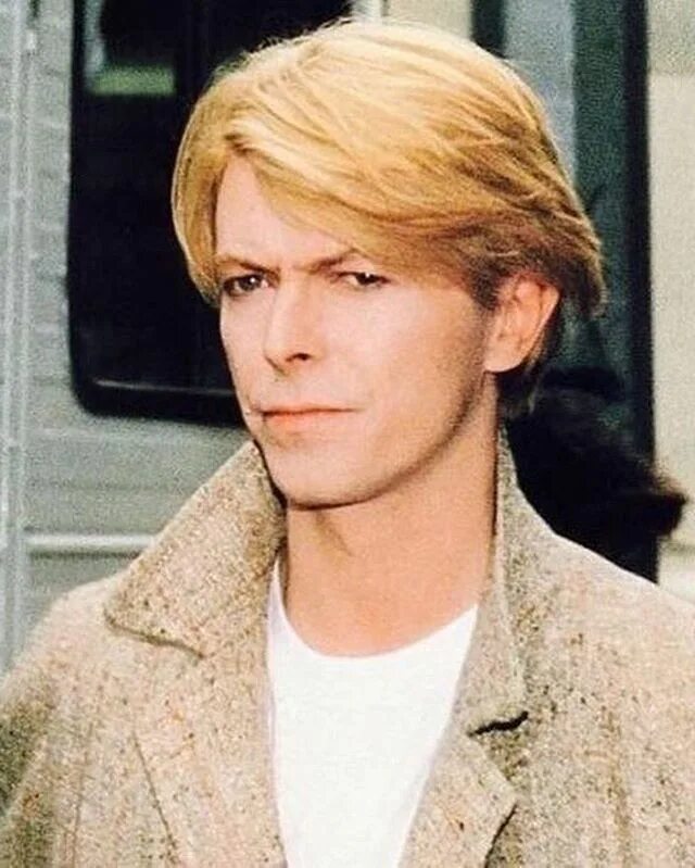 Starman waiting in the