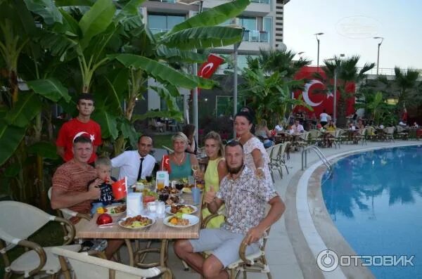 Love hotel турция сиде отель. Love hotel 4 турция сиде. Sidekum 5*. Lowe 4* 146000. Ozgurhan hotel 3*.