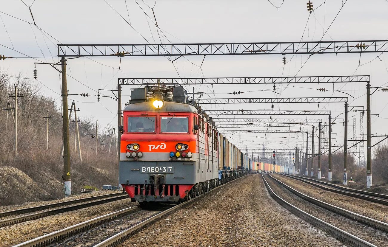 Вл 80 к 317. Станция Предугольная Ростовская область. Предугольная станция ЖД. Electric Train поезд вл.