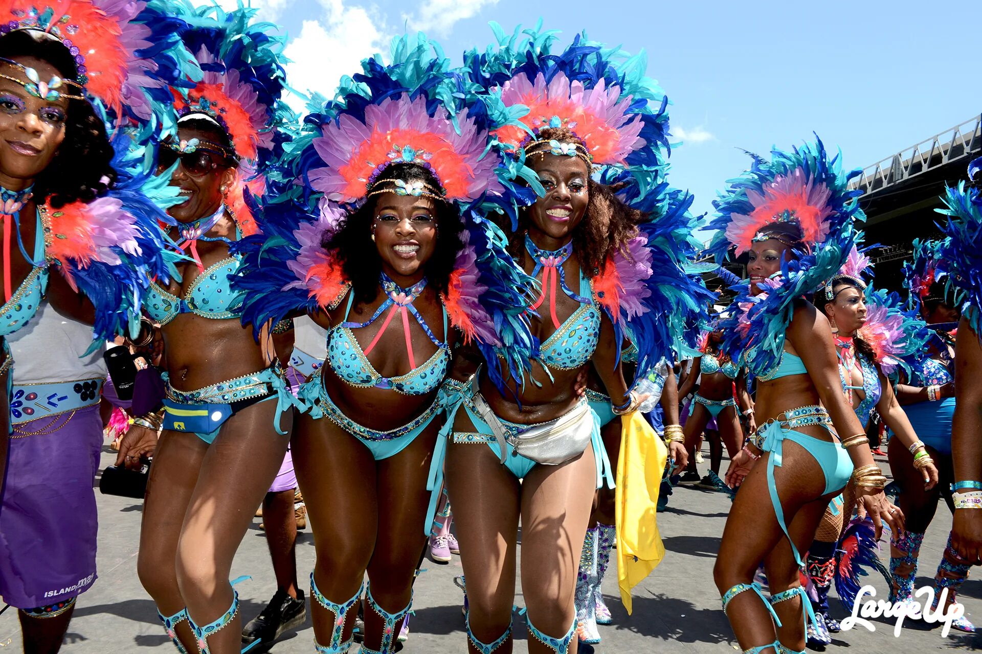 влада карнавал. Karnaval 18 валя карнавал. сочная карнавал. карнавал в купальнике. влада карнавал.