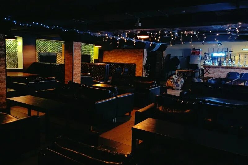 Club i go. Club i go. Svoy ресторан астана. Неоновая вывеска стрип клуб. Blv badunkadunk.