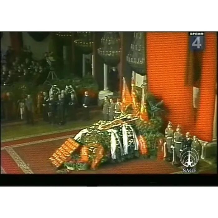 Похороны леонида ильича брежнева. 1984 похороны клавдии шульженко. Похороны брежнева видео. Брежнев леонид похороны. Похороны брежнева ордена.