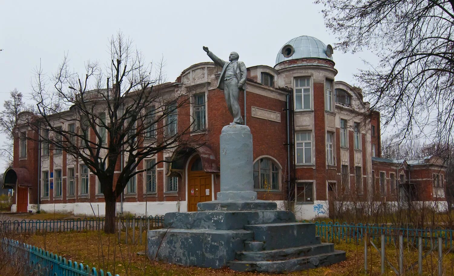 Фабрика города кувшиново. Кувшиново тверская область школа 2. Кувшиново тверская область достопримечательности. Кувшиново тверская область. Городское поселение город кувшиново г.