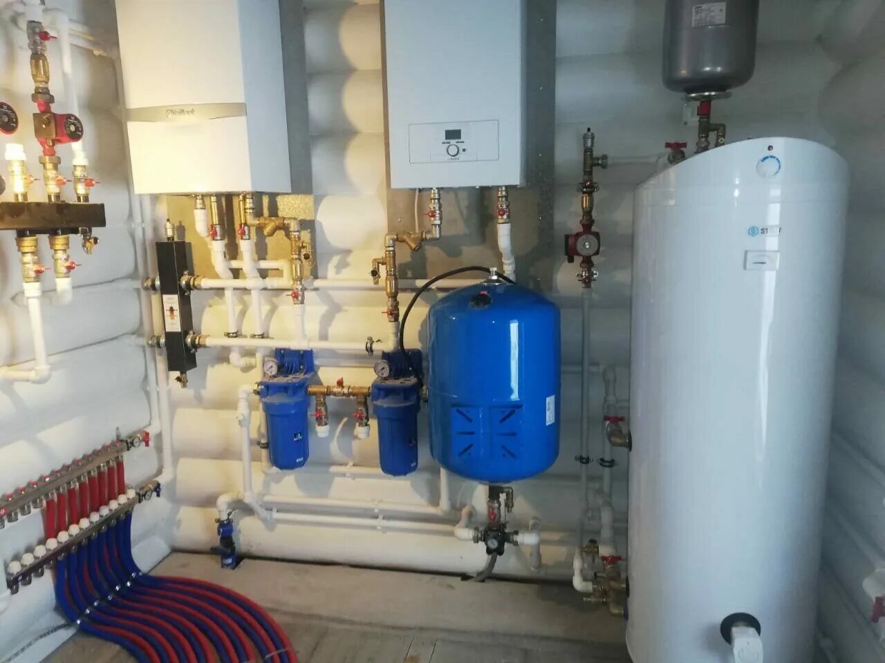 Котел с батареями. Водопровод в каркасном доме. Комби отопление. Ладом отопление. Ладом отопление.