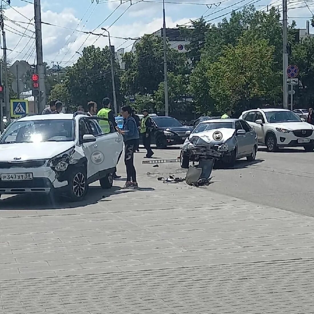 Авария на ул Калинина в Пензе. Машина на улице. Пенза новости на сегодня происшествия