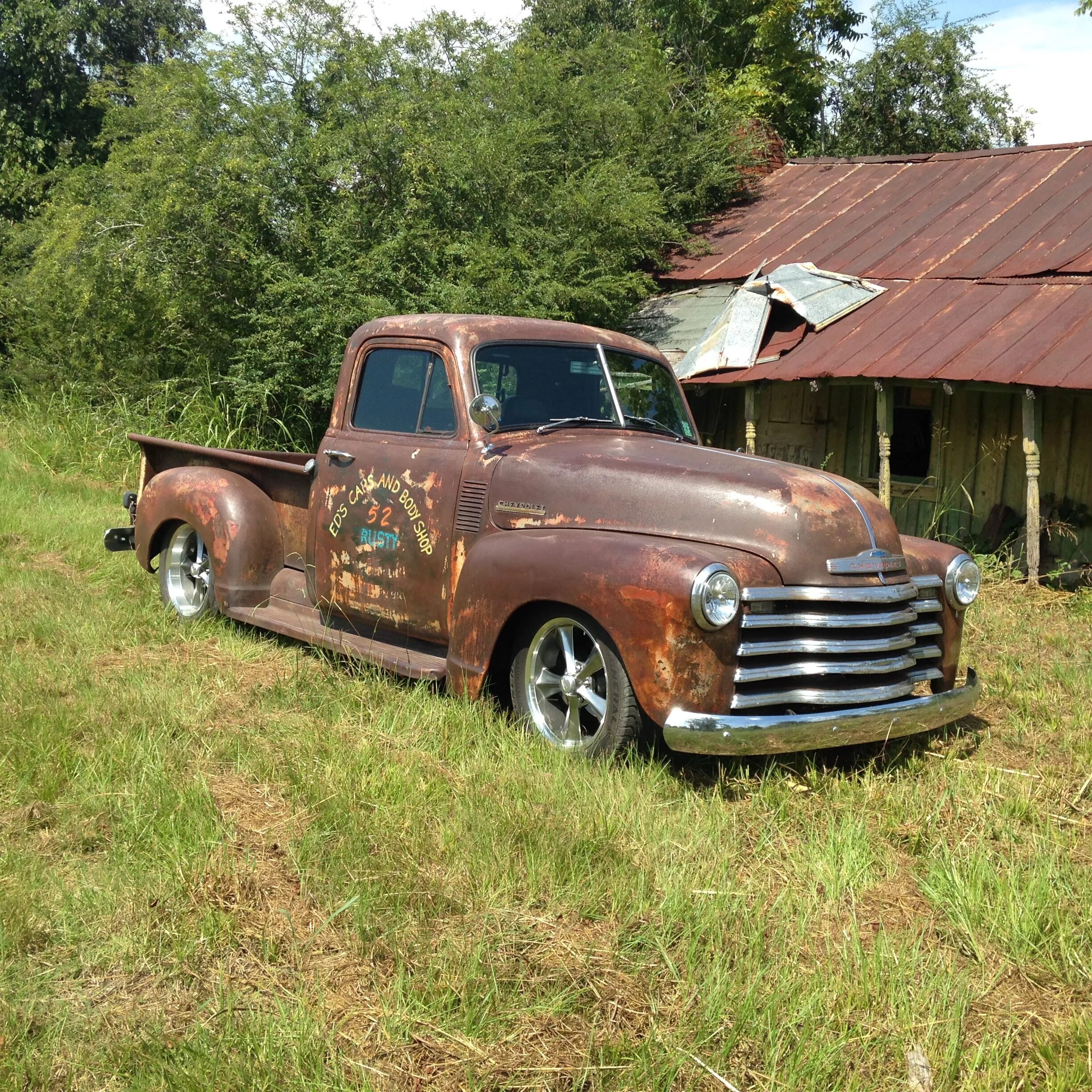 Пикап немка. Rusty Chevrolet Pickup. Старый пикап. Старинные автомобили пикап. Страшные Пикапы.