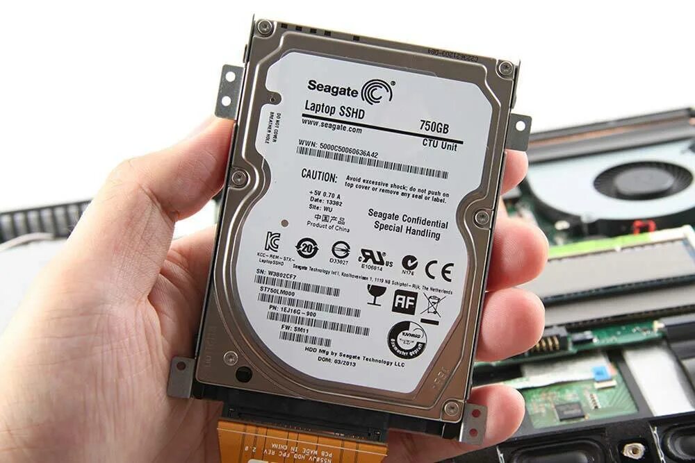 Как выбрать жесткий диск. Жесткий диск для ноутбука. hdd для ноутбука. замена жесткого диска на ноутбуке. жёсткий диск ssd для ноутбука.