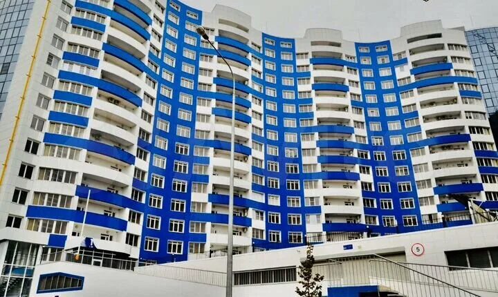 Жк шуваловский спб. Астрахань улица бехтерева 6. Новостройки москвы. Жк бунинские луга. Жилой комплекс переулок бульварный новосибирск.