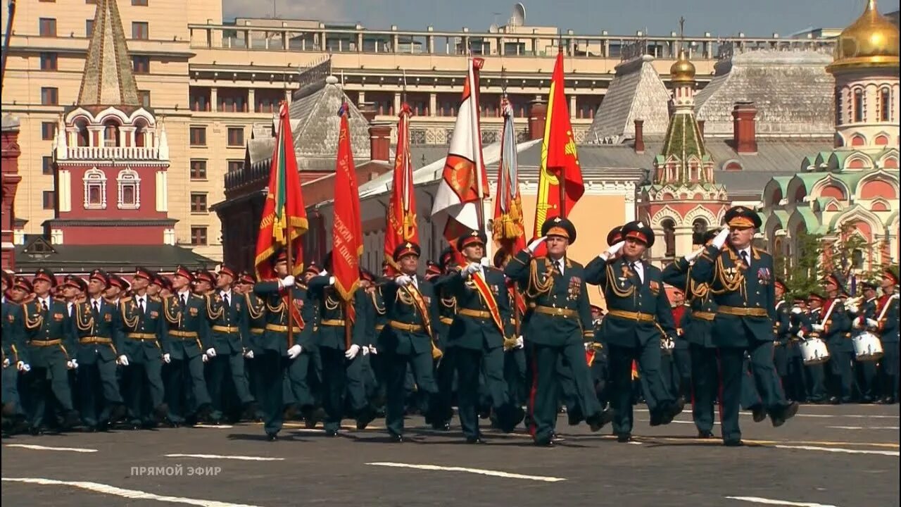 Годы когда проходили парады победы. Парад Победы красная площадь 1990. Парад 9 мая 1985 года на красной площади. Парад 9 мая 1990. Первый военный парад в честь дня Победы.