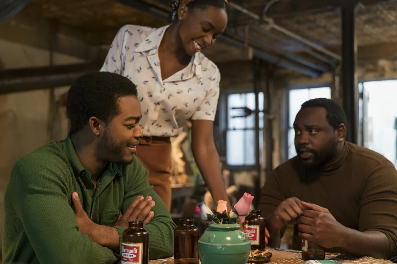 Was could talk. If Beale Street could talk фильм. Если бил-стрит могла бы заговорить (2018). Брайан Тайри Генри Джокер. Если Бийл-стрит могла бы заговорить фильм.