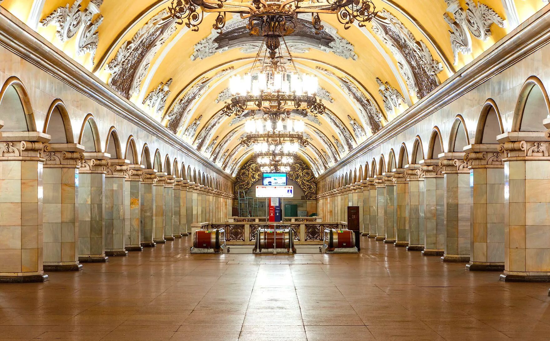 Дэвид бурдени московское метро. Московское метро станция маяковская. Московский метрополитен достопримечательность. Фотографии станций московского метрополитена. Фотографии станций московского метрополитена.