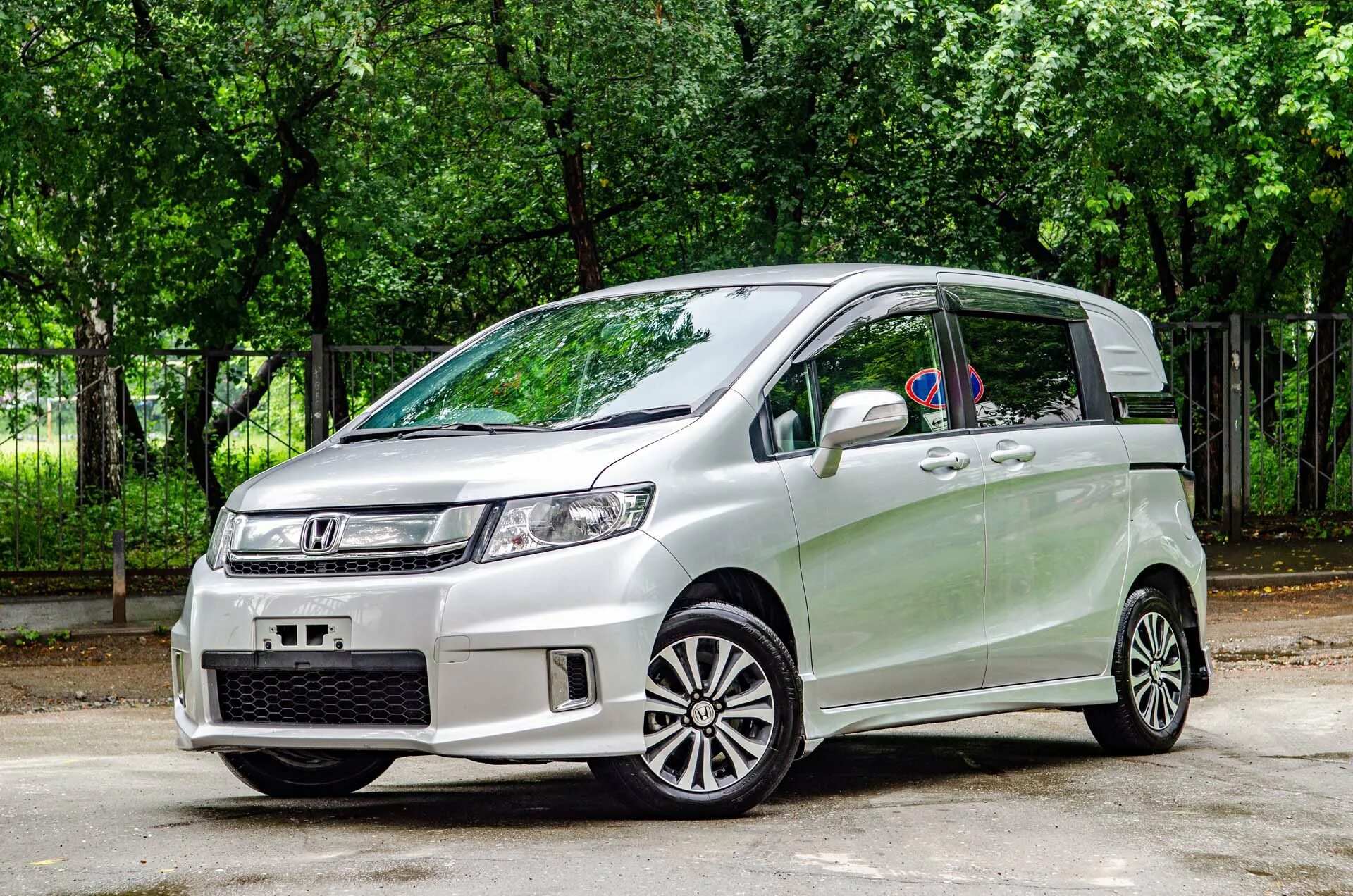 Хонда Спайк 2014 года. Хонда Фрид Спайк 2014. Honda freed Spike. Honda freed Spike Camper.