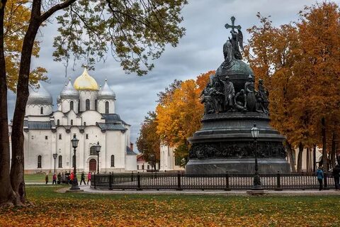 Фото великих памятников