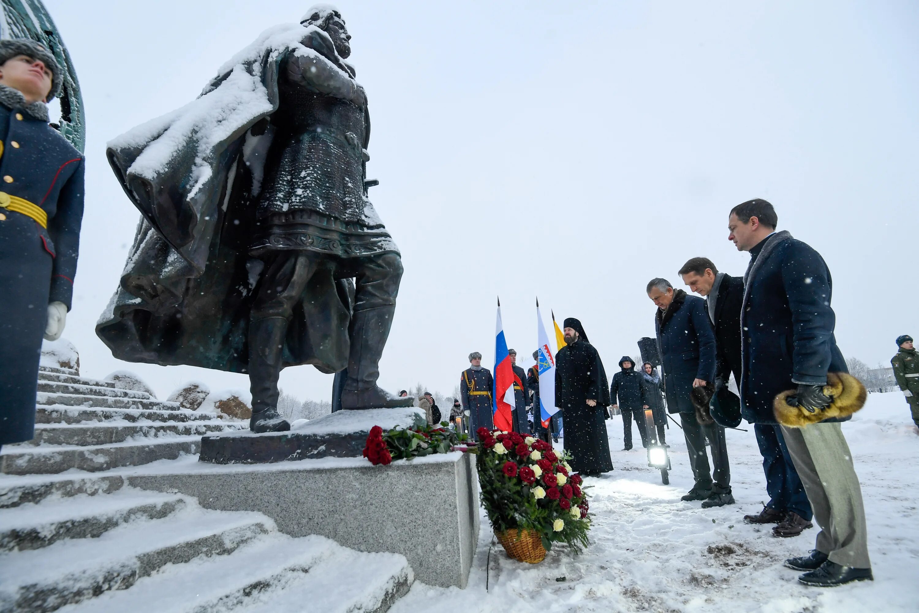 Александров открытие памятника. Памятник Александру Невскому в Никольском Ленинградской области. Памятник Александру Невскому в Никольском Тосненского района. Мемориал Александру Невскому в Тосненском районе.