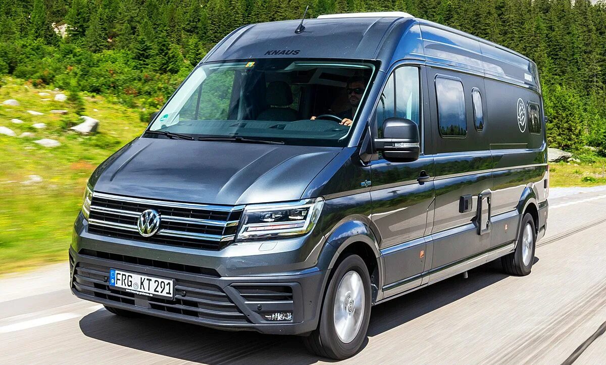 Фольксваген пассажирский купить. VW Crafter 4motion. Фольксваген Крафтер 4х4. VW Crafter 2.0 TDI. Volkswagen пассажирский Krafter 2016.