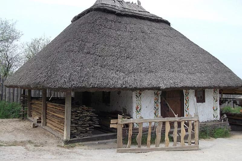 Жилище адыгов 16 17 века. Жилище адыгов в 19 веке. Жилище черкесов адыгейцев. Жилище адыгов. Хата мазанка украина 17 век.