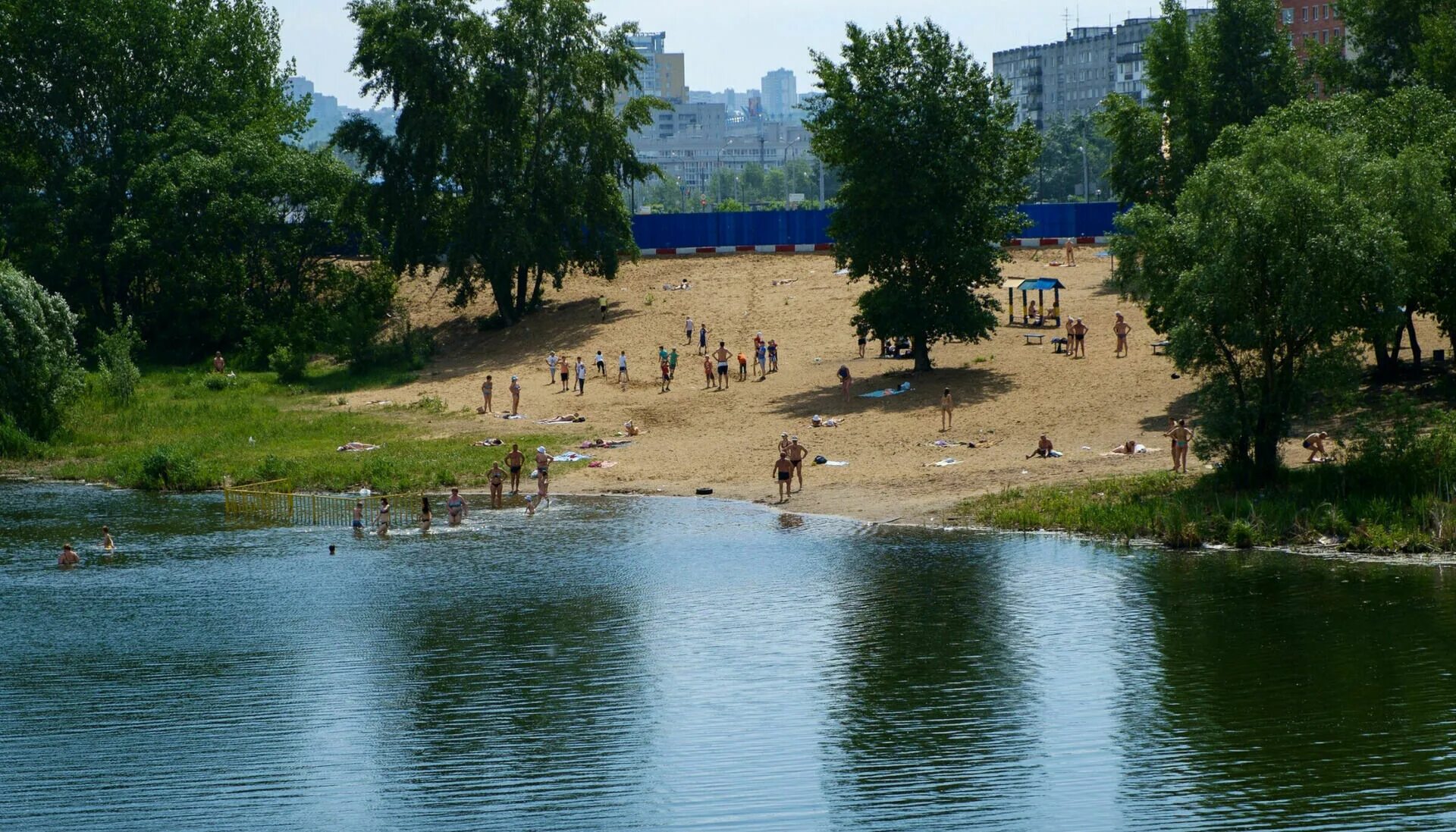 Новгород купаться. Мещерское озеро Нижний Новгород. Мещерское озеро Нижний Новгород пляж. Мещерское озеро Нижний Новгород 2022. Мещерское озеро лето Нижний Новгород.