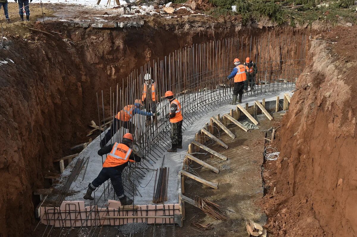 Стройка. Новый зоопарк в перми. Новый зоопарк в перми 2022. Казанский зоопарк река замбези. Пермский зоопарк стройка.