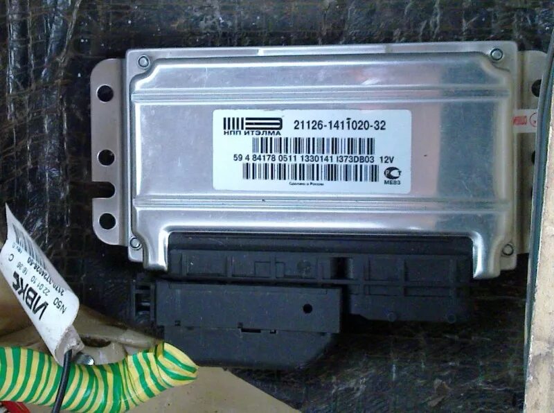 Электроный блок управления 2114ваз. Блок управления акпп лада гранта. Где стоит электронный блок управления. Эбу акпп e34. Блок управления шевроле нива 2007.