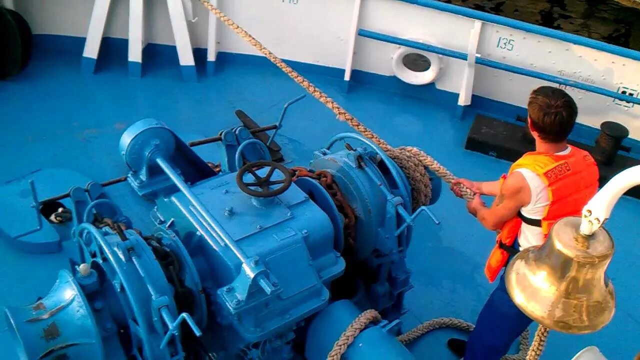 Как устроиться моряком на судно