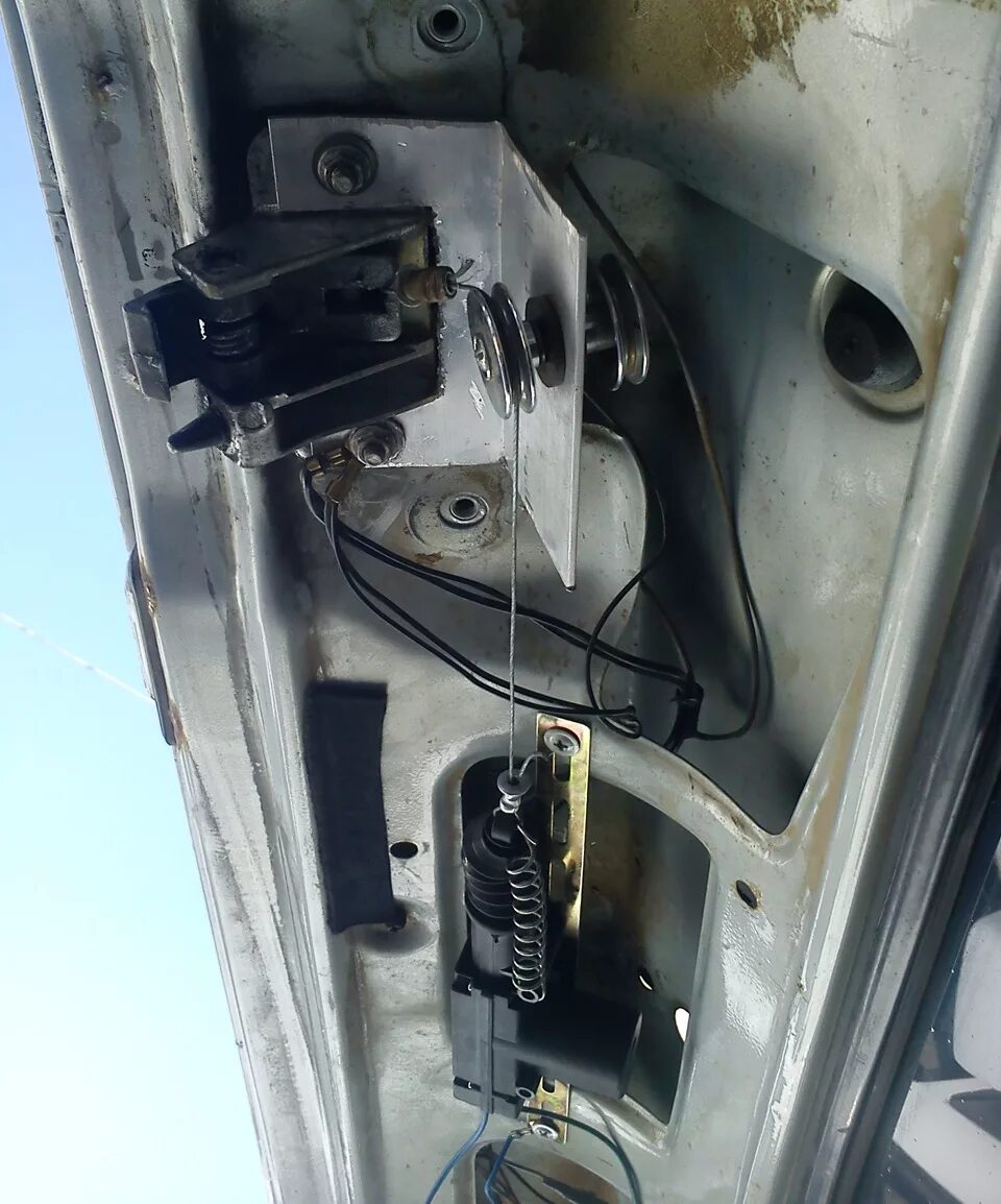 Замена привода центрального замка - Lada 2114, 1,6 л, 2011 года электроника DRIV